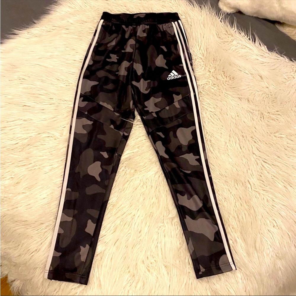 ADIDAS Aeroready Camo Track Pants 🖤💚